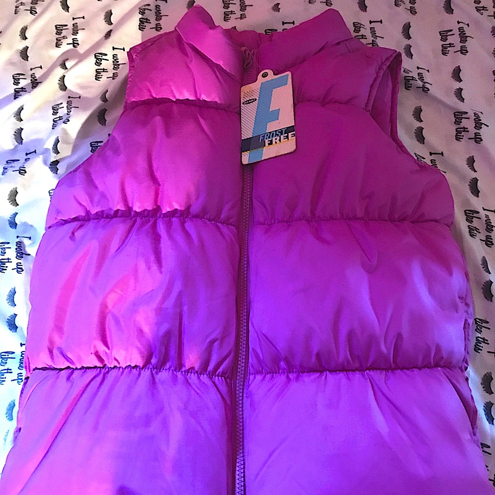 Old navy it’s a puffy vest with a zip up